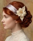Romantico raccolto con capelli rossi