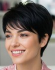 Taglio pixie per capelli neri