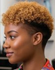 Taglio corto per capelli naturalmente ricci