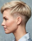 Capelli da donna con una sezione rasata