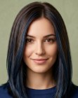Capelli castani con accenti di colore blu
