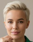 Pixie biondo platino