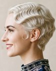 Capelli corti decolorati anni Venti